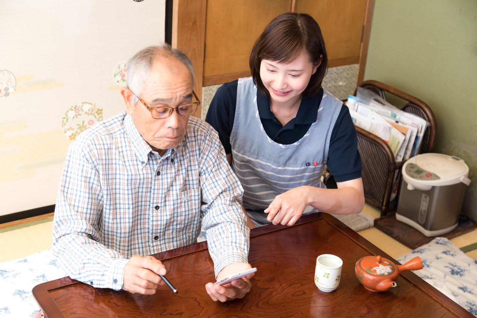 柔らかい光が差し込む和室